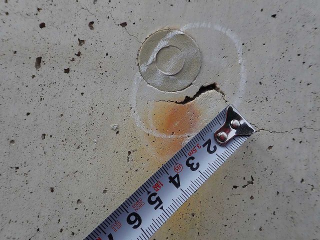 初期ひび割れ 擁壁 沈降クラック 埋込式型枠固定具 | コンクリート劣化