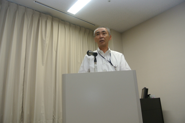 徳納会長の司会進行と会長挨拶 | 2013/05 沖縄フォーラム | 一般社団法人コンクリートメンテナンス協会