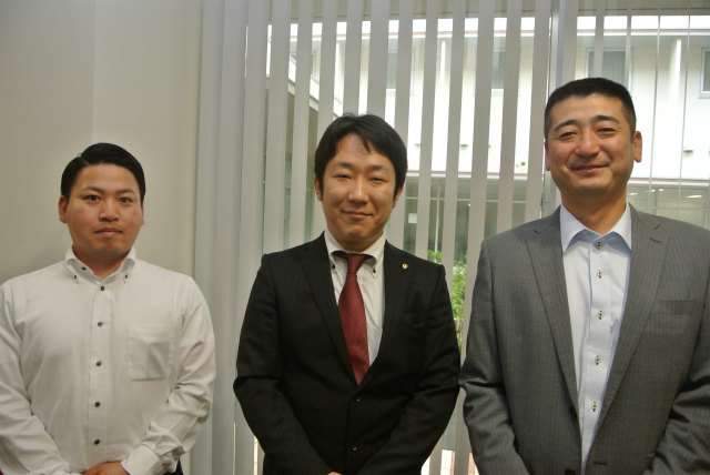 日本ペイント販売㈱の具志堅さん、前川さん、中丸先生 | 2013/05 沖縄フォーラム | 一般社団法人コンクリートメンテナンス協会