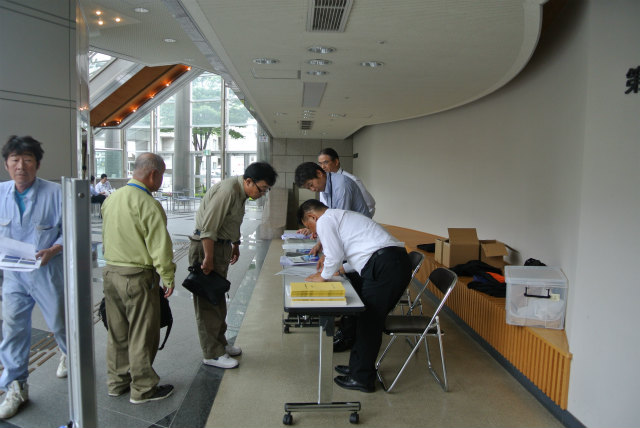 受付風景 | 2013/05 鳥取フォーラム | 一般社団法人コンクリートメンテナンス協会
