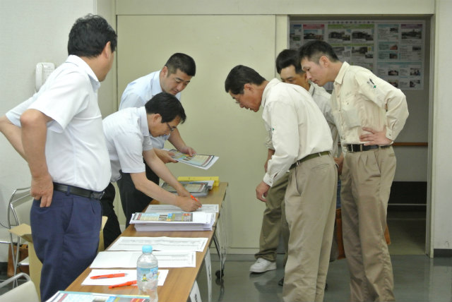 受付風景 | 2013/07 大分フォーラム | 一般社団法人コンクリートメンテナンス協会