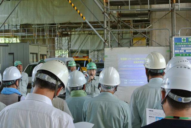 岡田部長 | ASR 補修工事 現場見学会(山内高架橋) | 活動・講演・見学会報告 | 一般社団法人コンクリートメンテナンス協会