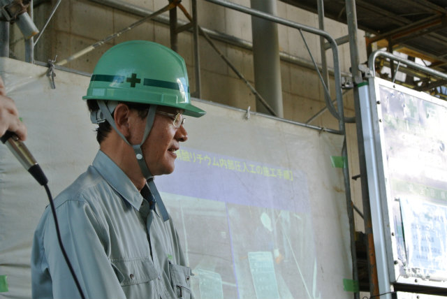 極東興和㈱本社の直野さん | ASR 補修工事 現場見学会(山内高架橋) | 活動・講演・見学会報告 | 一般社団法人コンクリートメンテナンス協会