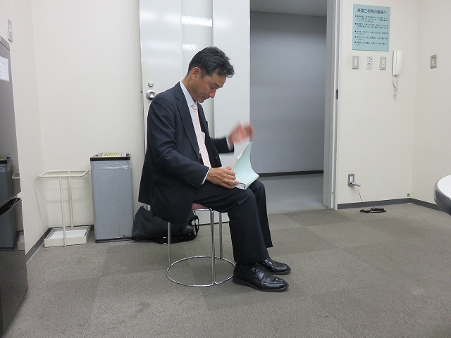 控室で練習中 | 2015/06 大阪フォーラム | 一般社団法人コンクリートメンテナンス協会