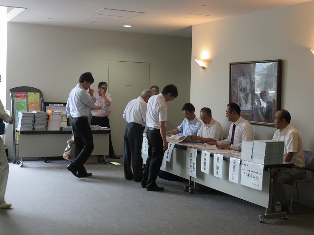 受付風景 | 2015/07 名古屋フォーラム | 一般社団法人コンクリートメンテナンス協会