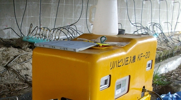 【油圧式圧入装置】