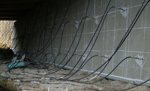 【内部圧入工施工状況】