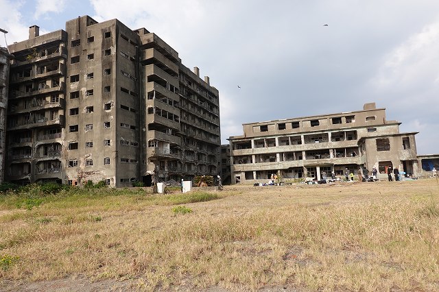 軍艦島に上陸。暴露試験状況を調査。 | 活動・講演・見学会報告 | 一般社団法人コンクリートメンテナンス協会