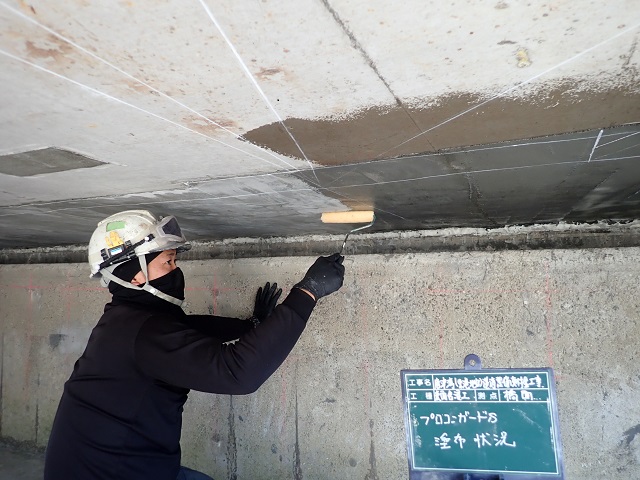 写真03 | 唐津港(東港地区)港湾整備交付金工事(橋梁補修工) | 一般社団法人コンクリートメンテナンス協会